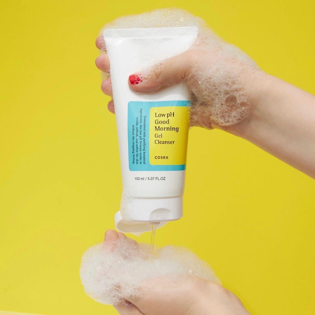 ‏Cosrx Low Ph Good Morning Gel Cleanser كوزركس جل غسول صباحي 