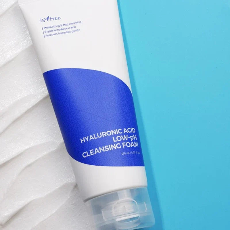 Isntree Hyaluronic Acid Low Ph Cleansing Foam